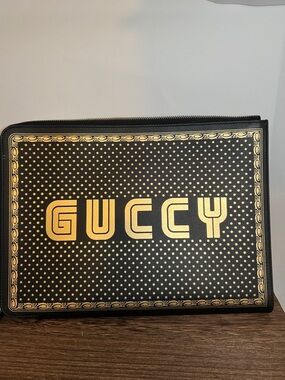 Guccy Magnetismo Black and Gold Zip Pouch